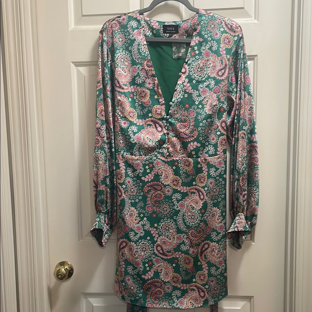Vici Green and Pink Paisley Long Sleeve Dress